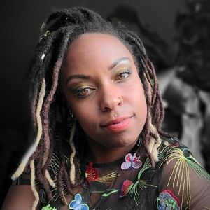 Meet your Posher, Desiree